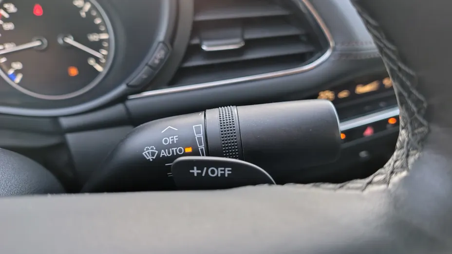 MAZDA 3 3 2.0 mHEV Hikari aut