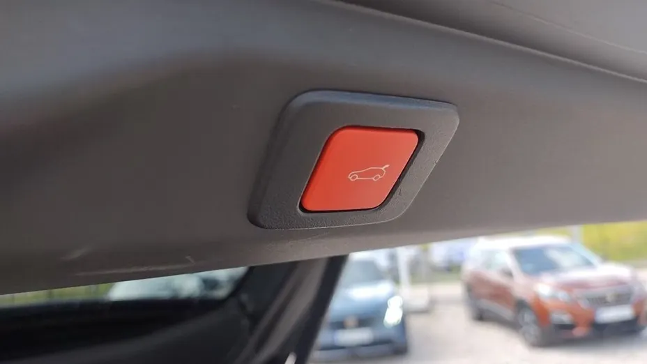 PEUGEOT 3008 3008 1.2 PureTech mHEV GT e-DCS6