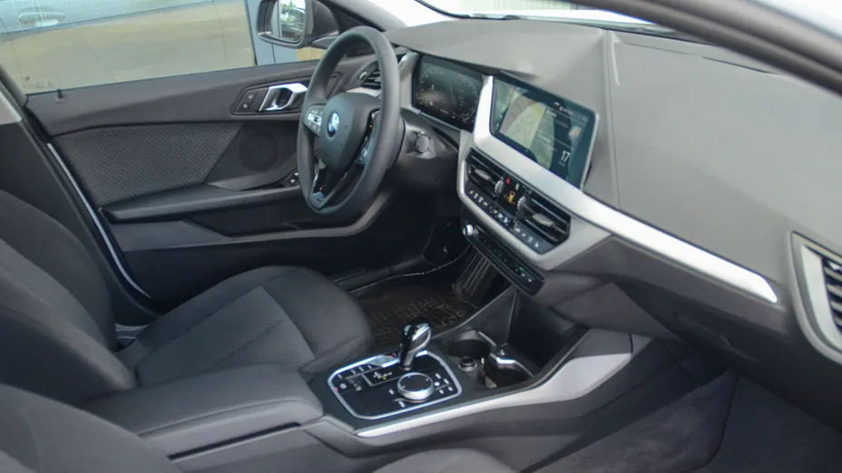 BMW Seria 1 118i Advantage aut