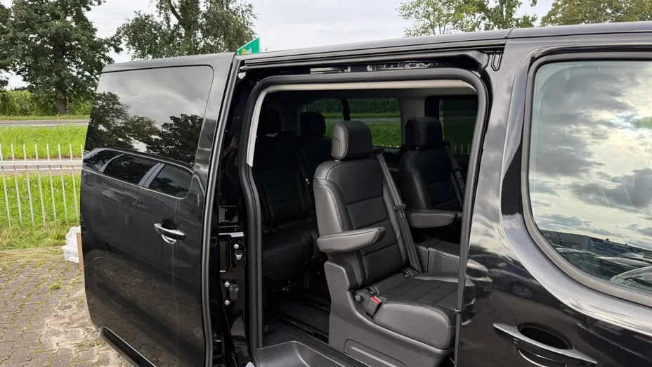 PEUGEOT Traveller Traveller 2.2 BlueHDi Long Business VIP EAT8 Nowy