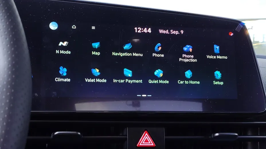 HYUNDAI Elantra -
