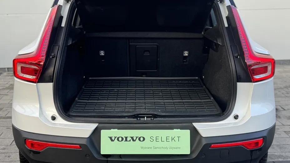 VOLVO XC40 XC40 82kWh P8 Recharge AWD Plus aut