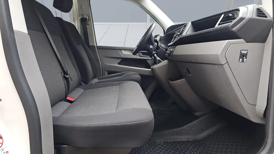 VOLKSWAGEN Transporter Transporter Kombi T6.1 TDI L1H1