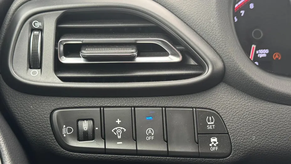 HYUNDAI i30 i30 1.5 T-GDI 48V Executive