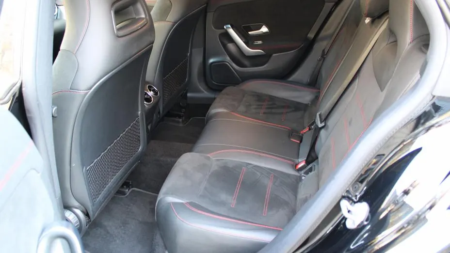 MERCEDES-BENZ CLA CLA 200 d AMG Line 8G-DCT