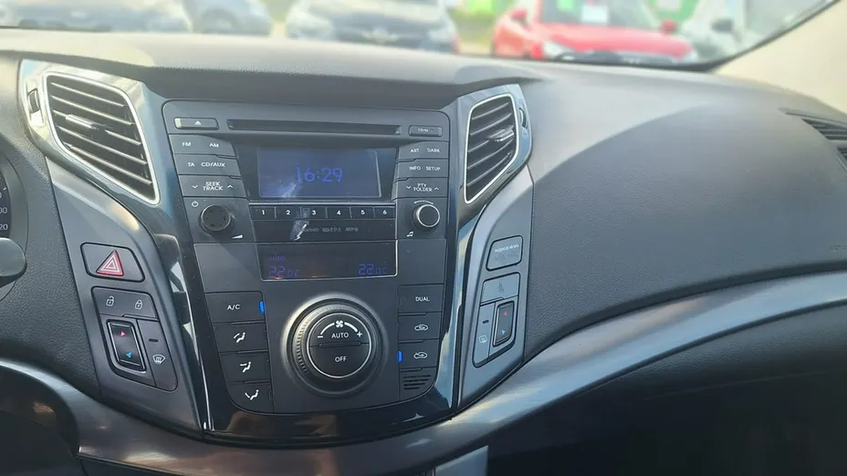 HYUNDAI i40 -