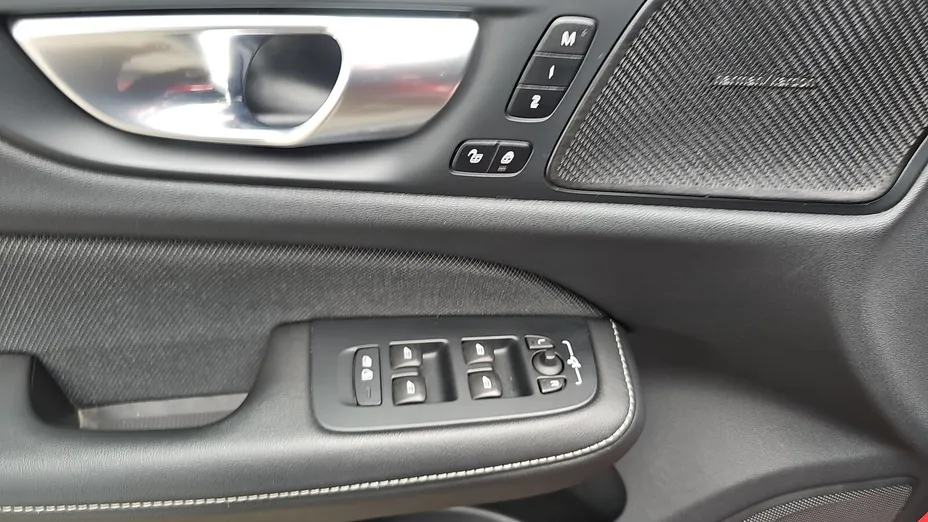 VOLVO V60 V60 CC Plus B5 B AWD aut