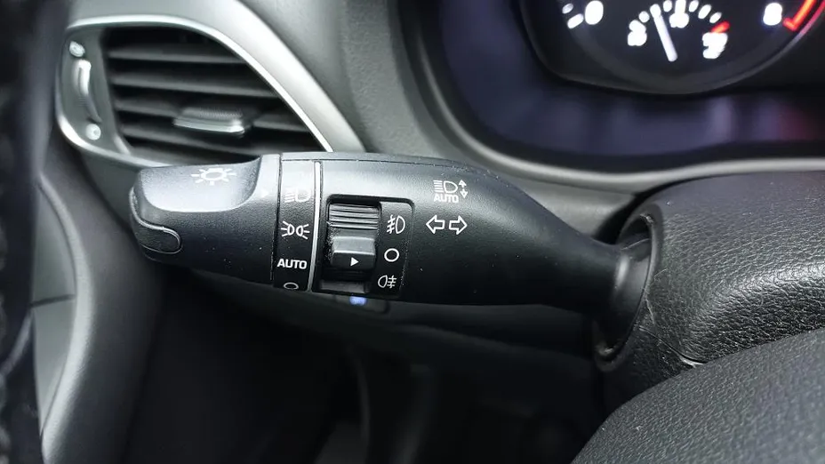 HYUNDAI i30 i30 1.5 DPI Classic +