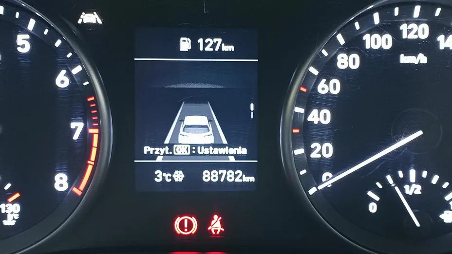 HYUNDAI i30 i30 1.5 DPI Classic +