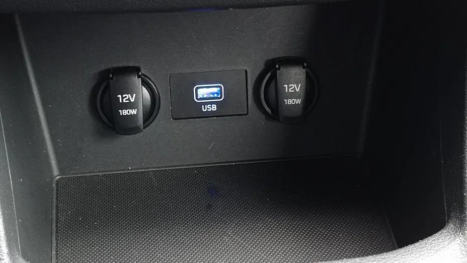 HYUNDAI i30 i30 1.5 DPI Classic +