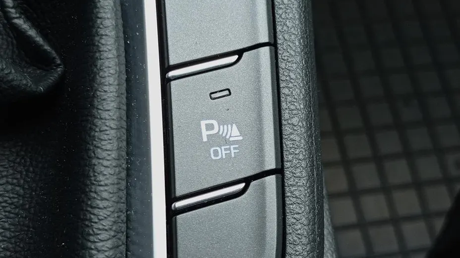 HYUNDAI i30 i30 1.5 DPI Classic +