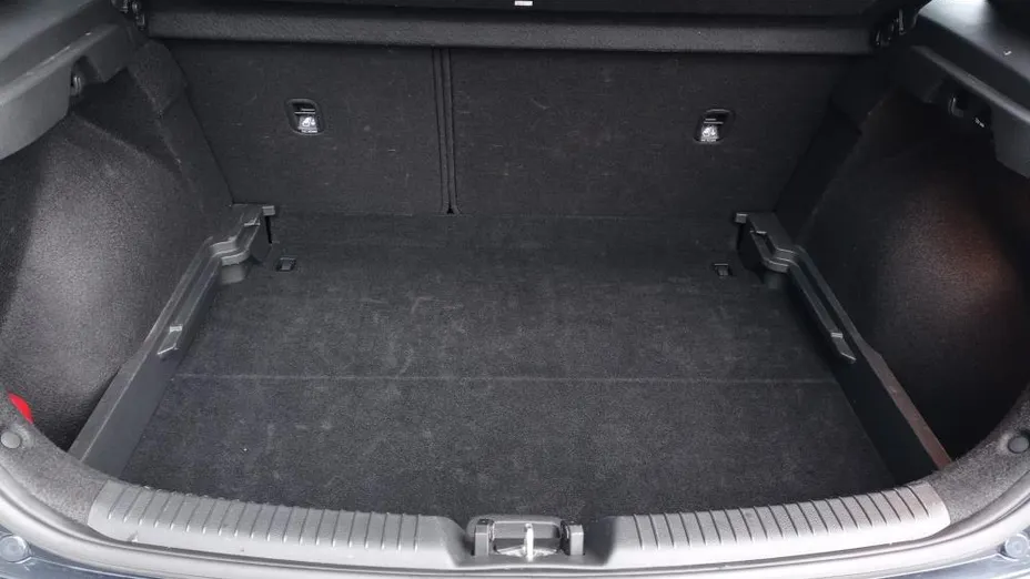 HYUNDAI i30 i30 1.5 DPI Classic +