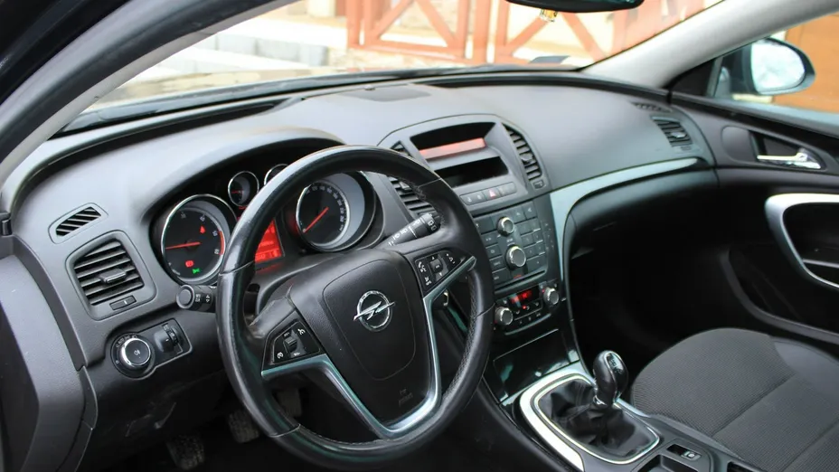 OPEL Insignia -