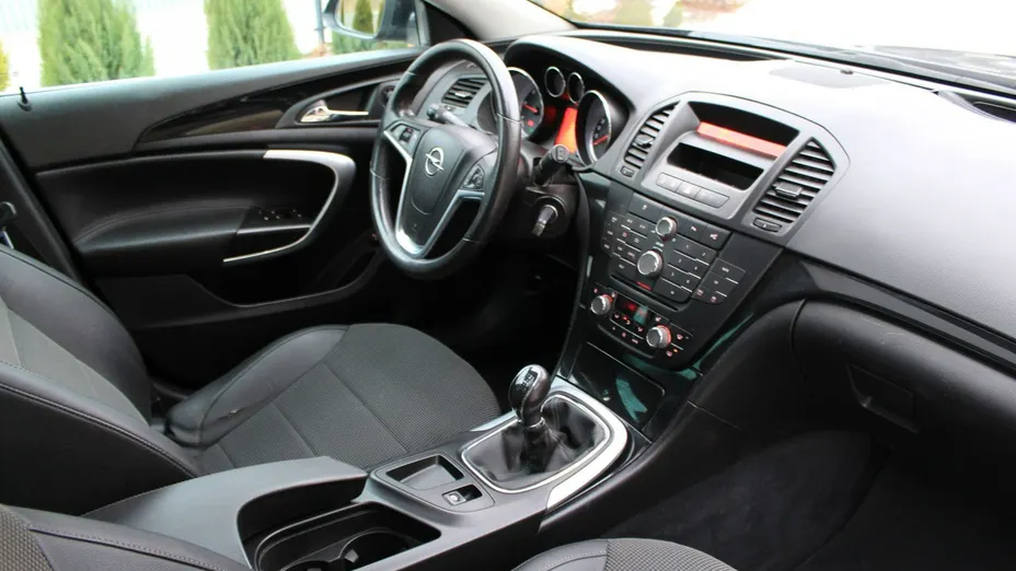 OPEL Insignia -