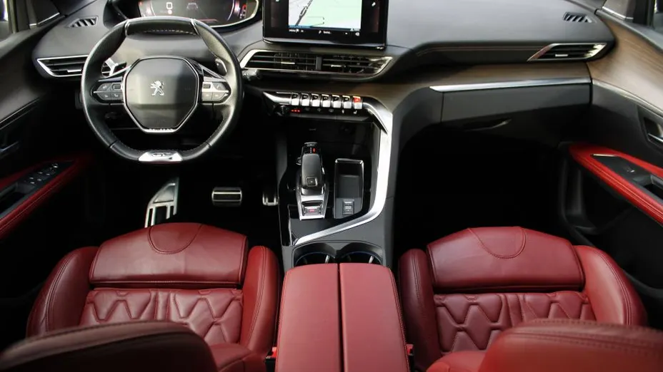 PEUGEOT 5008 5008 1.6 PureTech GT Pack S&S EAT8