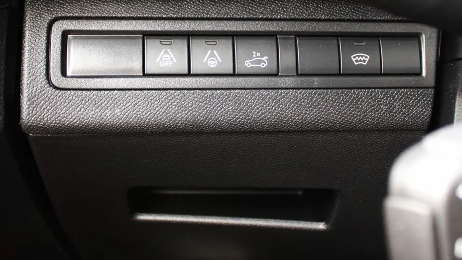 PEUGEOT 5008 5008 1.6 PureTech GT Pack S&S EAT8