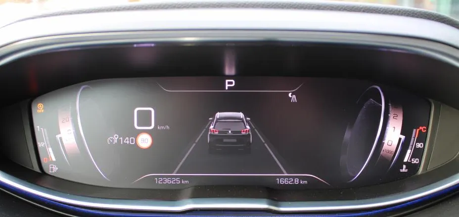 PEUGEOT 5008 5008 1.6 PureTech GT Pack S&S EAT8