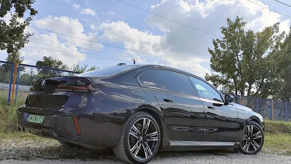 BMW i7 i7 105.7kWh eDrive50 Individual Edition