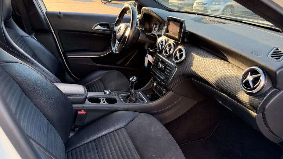 MERCEDES-BENZ A Klasa A 180 AMG Line