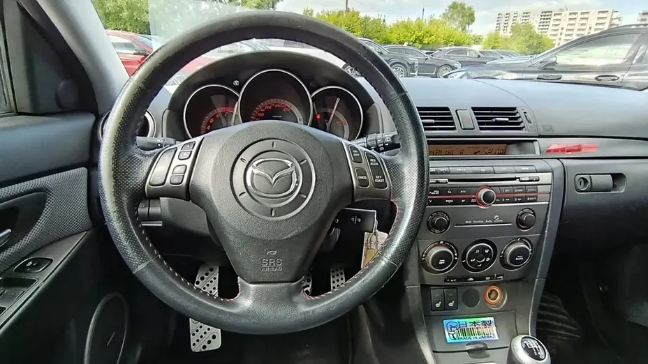 MAZDA 3 -