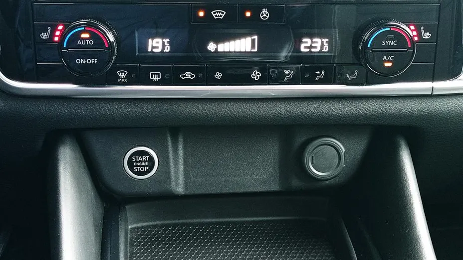 NISSAN Qashqai Qashqai 1.3 DIG-T mHEV N-Connecta Xtronic