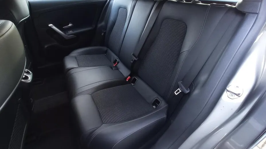 MERCEDES-BENZ CLA CLA 200 d 8G-DCT