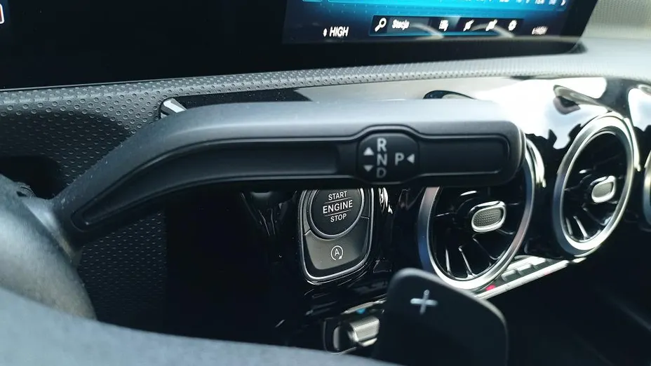 MERCEDES-BENZ CLA CLA 200 d 8G-DCT