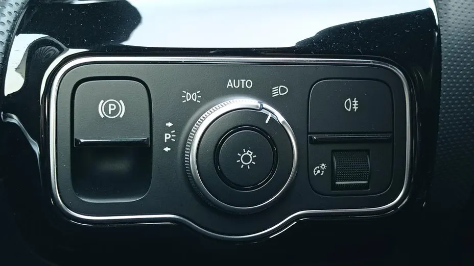 MERCEDES-BENZ CLA CLA 200 d 8G-DCT