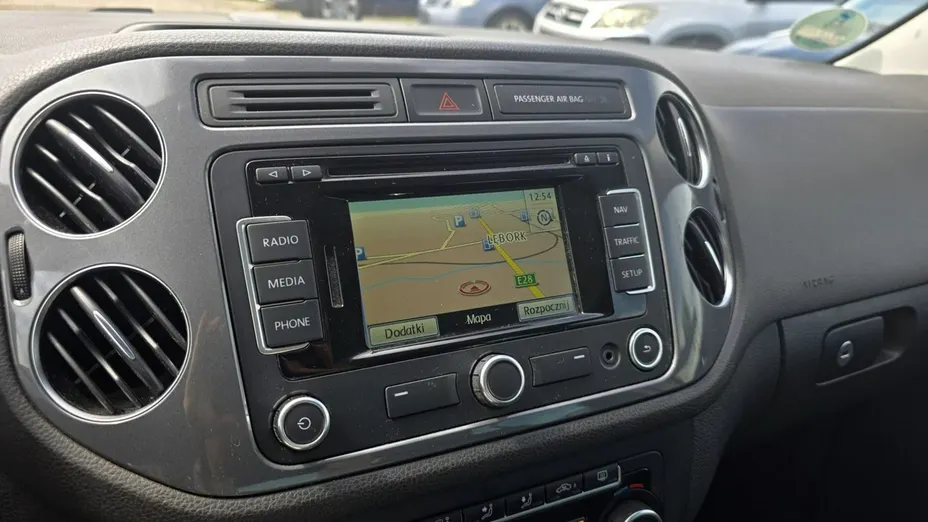VOLKSWAGEN Tiguan -