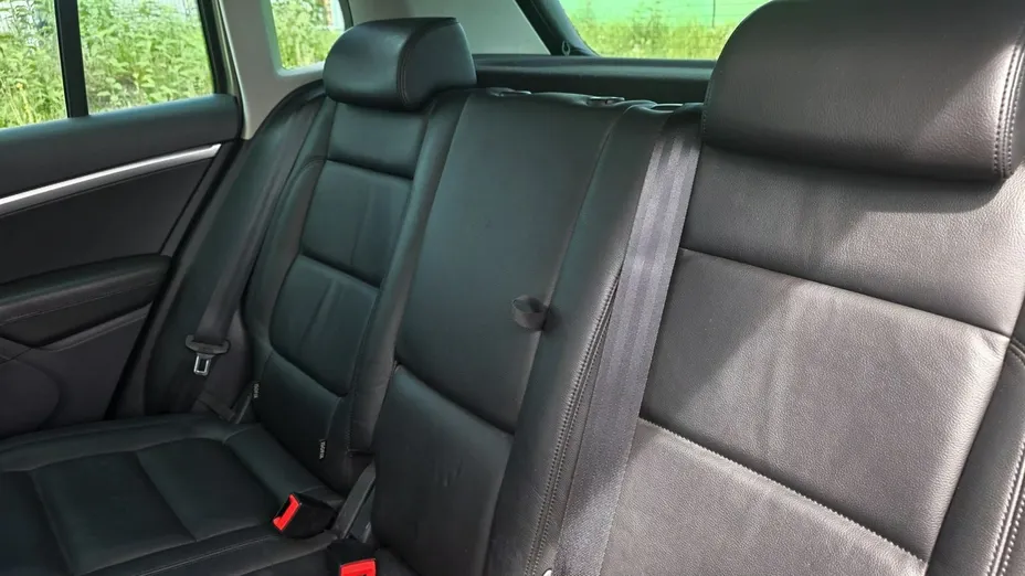 VOLKSWAGEN Tiguan -