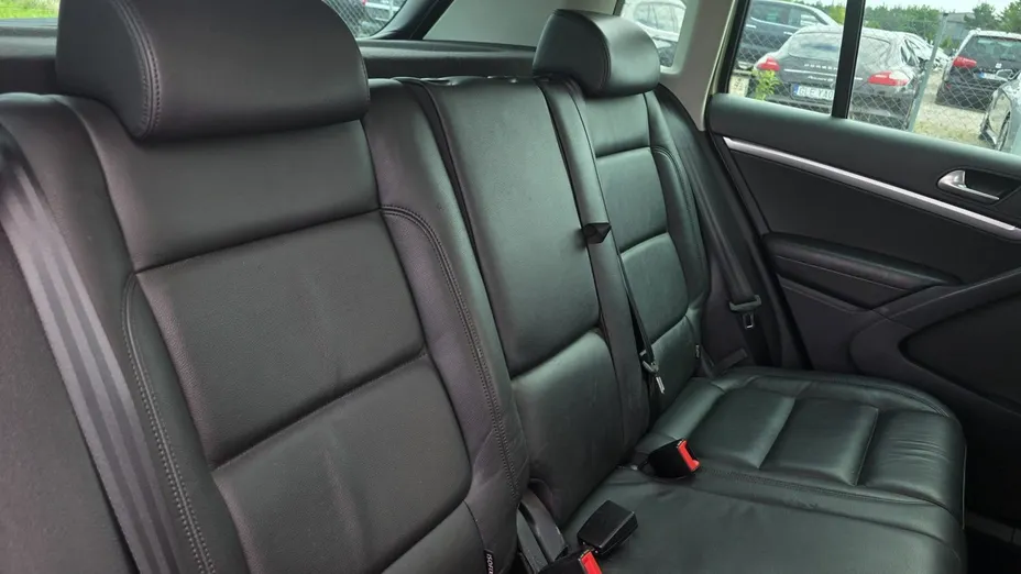 VOLKSWAGEN Tiguan -