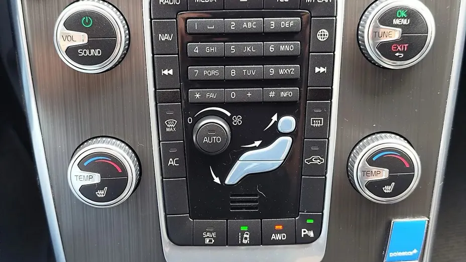 VOLVO V60 -