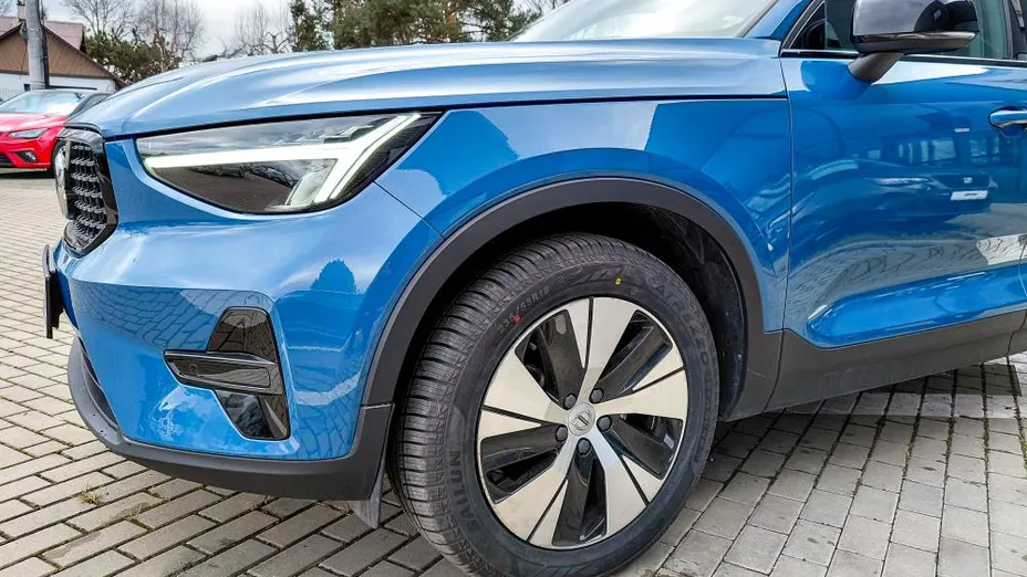 VOLVO XC40 XC40 B4 AWD Plus Dark aut