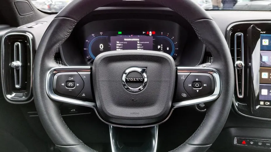 VOLVO XC40 XC40 B4 AWD Plus Dark aut