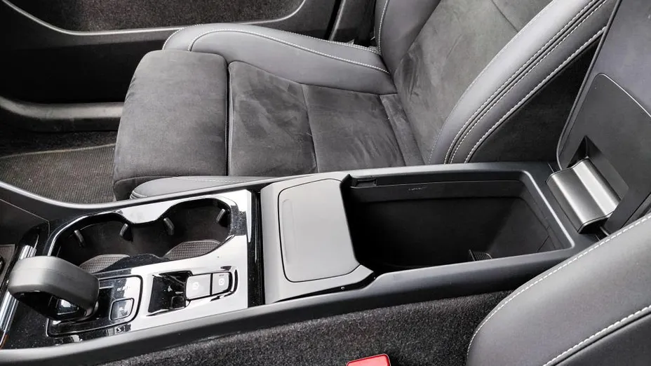 VOLVO XC40 XC40 B4 AWD Plus Dark aut