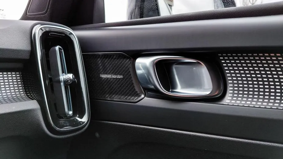 VOLVO XC40 XC40 B4 AWD Plus Dark aut