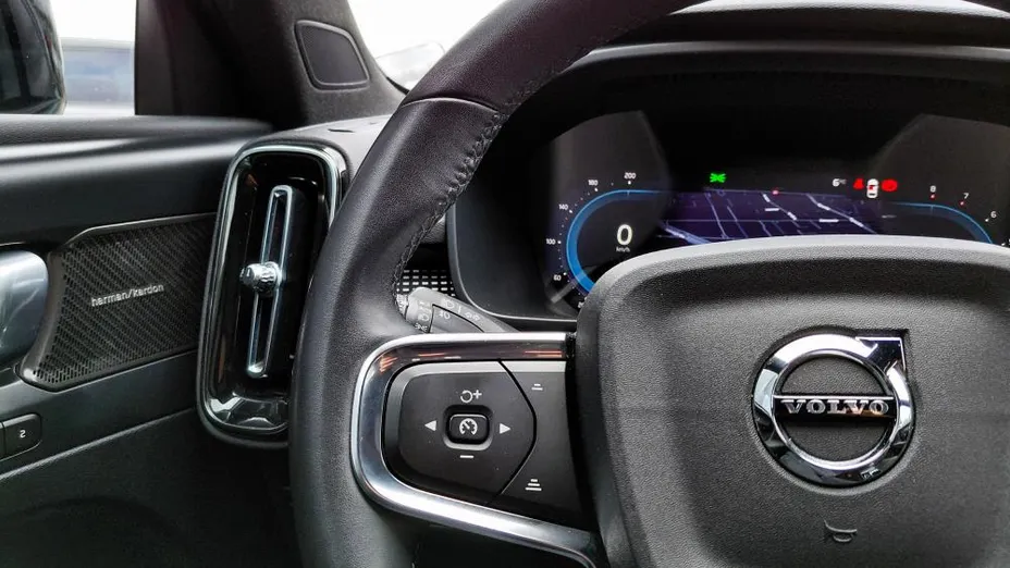 VOLVO XC40 XC40 B4 AWD Plus Dark aut