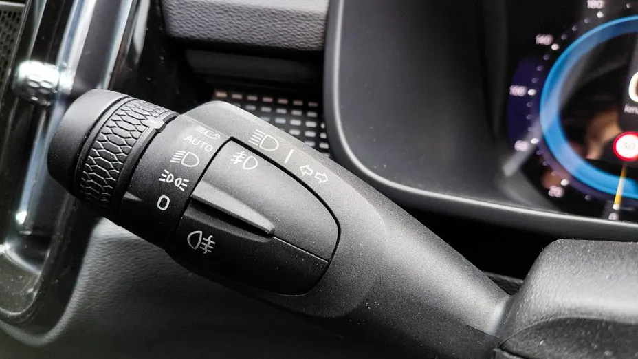 VOLVO XC40 XC40 B4 AWD Plus Dark aut