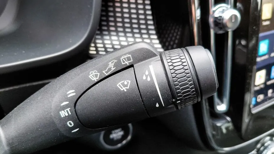 VOLVO XC40 XC40 B4 AWD Plus Dark aut