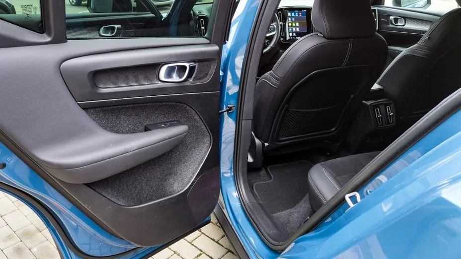 VOLVO XC40 XC40 B4 AWD Plus Dark aut