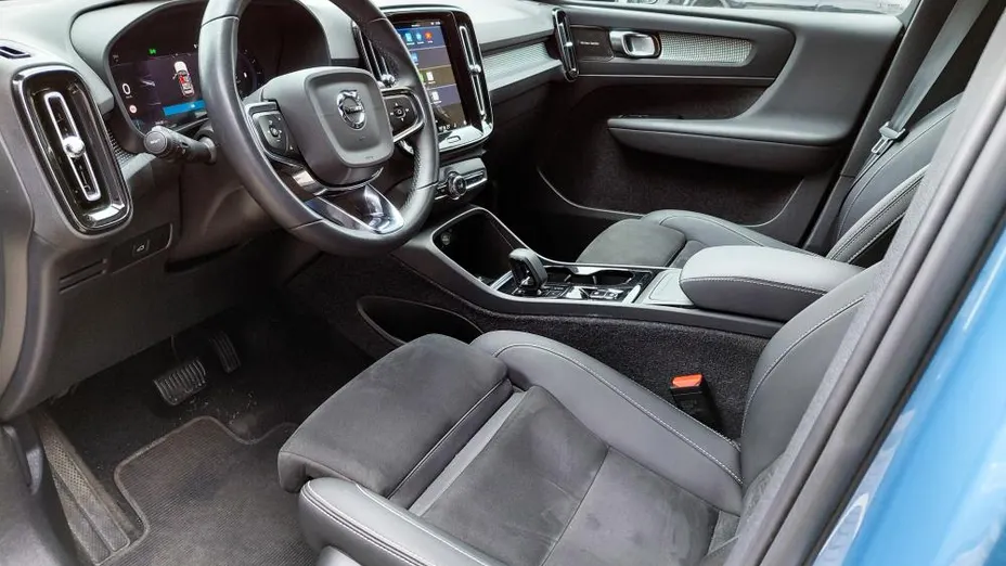 VOLVO XC40 XC40 B4 AWD Plus Dark aut