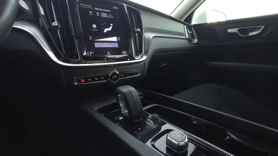 VOLVO V60 V60 CC Pro B5 B AWD aut