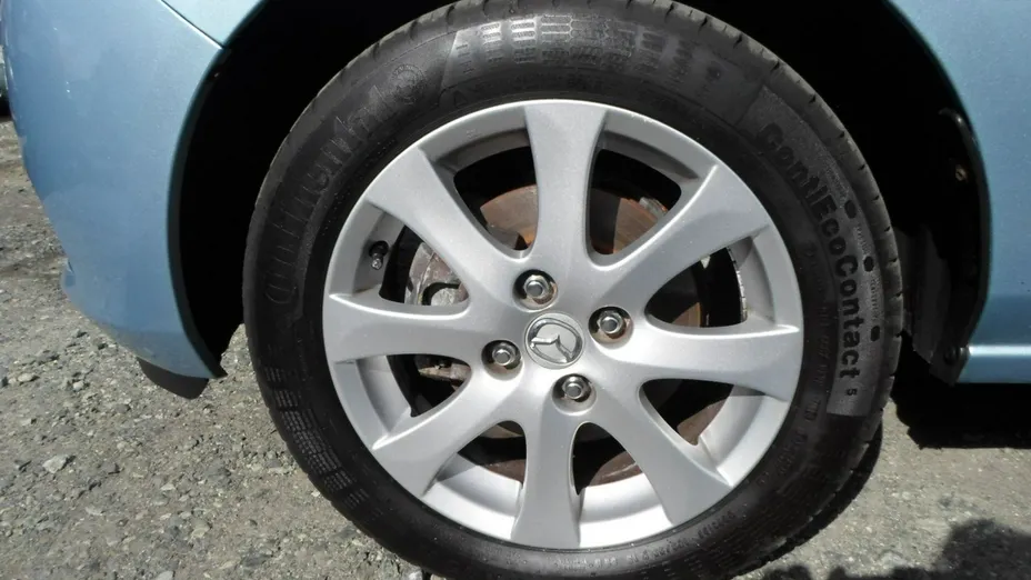 MAZDA 2 -