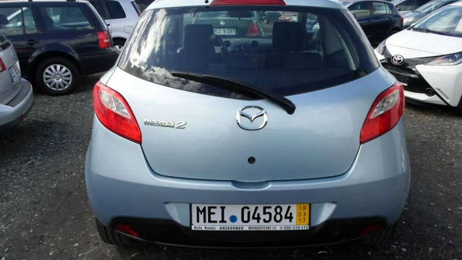 MAZDA 2 -