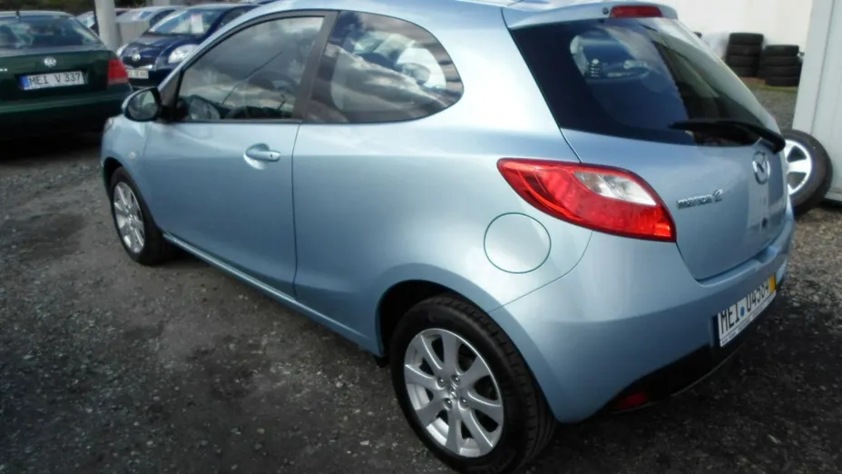 MAZDA 2 -