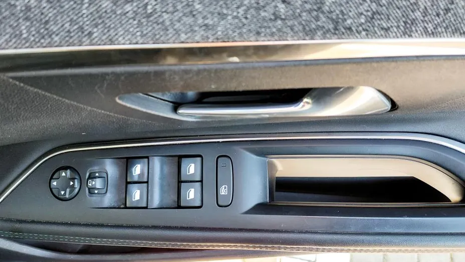 PEUGEOT 3008 3008 1.5 BlueHDi Allure S&S EAT8