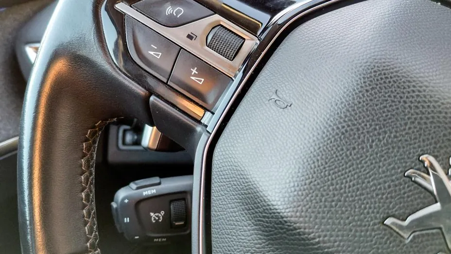 PEUGEOT 3008 3008 1.5 BlueHDi Allure S&S EAT8