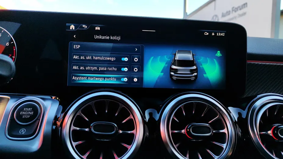 MERCEDES-BENZ GLB GLB 200 AMG Line 7G-DCT