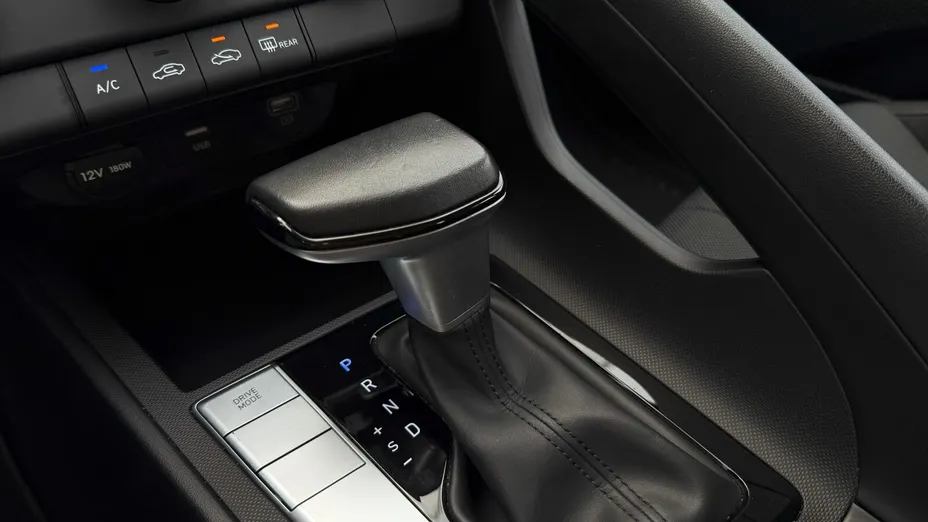 HYUNDAI Elantra Elantra 1.6 Modern CVT