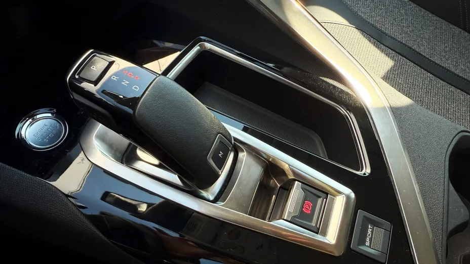 PEUGEOT 3008 3008 1.2 PureTech GPF Allure S&S EAT8